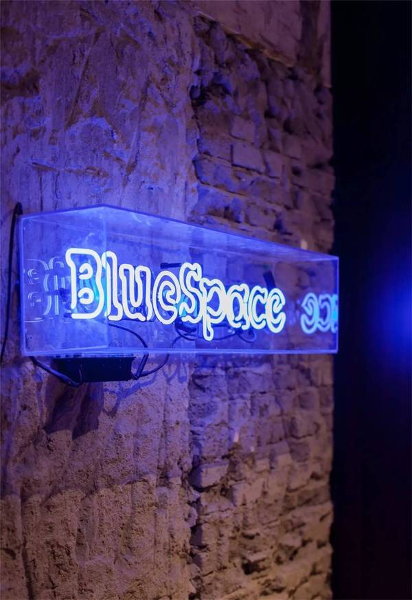 剝掉飾面，演繹時尚的清貧 | Blue Space 辦公室